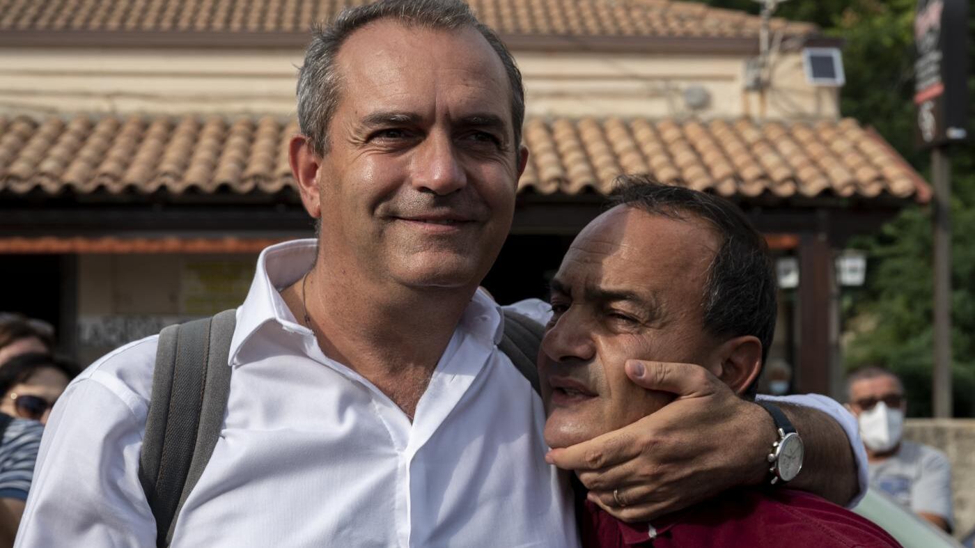 Crollata la brigata migranti di Giggino&Lucano. Il segnale che arriva da Sud