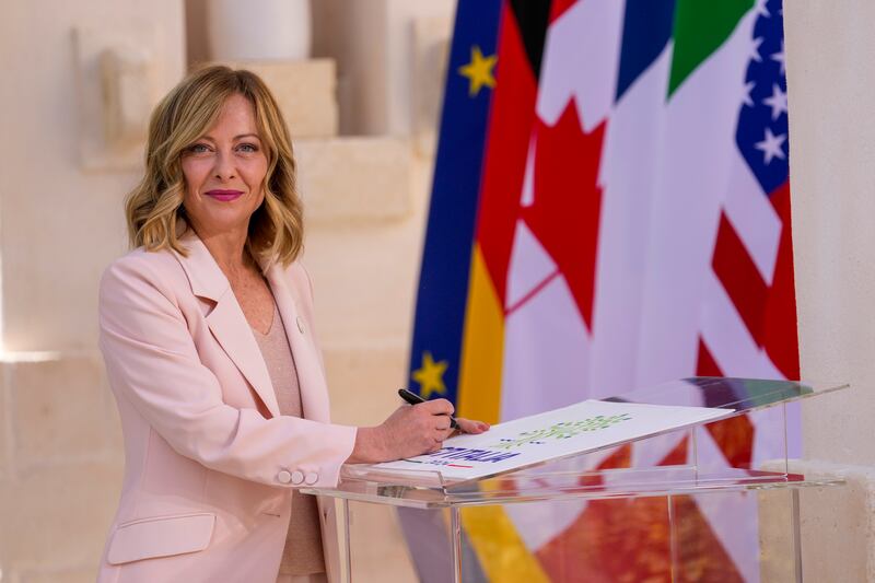 Giorgia Meloni accoglie i leader del G7 1