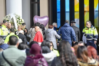  Latina, i funerali di Alessia e Martina Capasso 11
