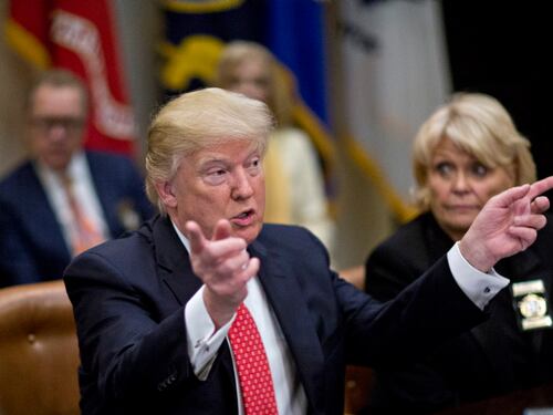 Immigrati, europei con Trump: la maggioranza vuole il blocco