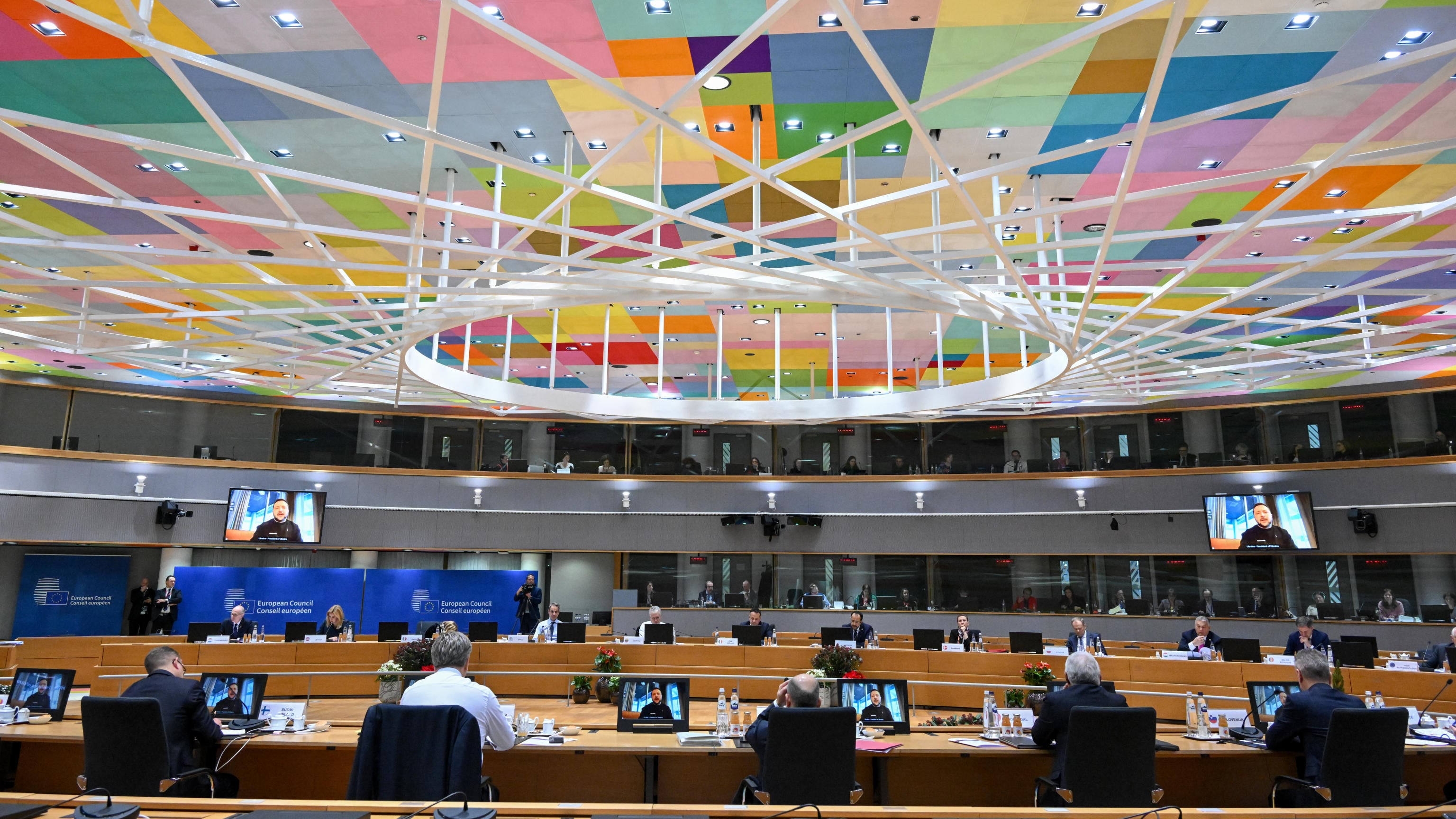 Ucraina nell'Ue e bilancio europeo: ecco cosa ha deciso il Coniglio europeo Ucraina e Moldavia nell'Ue: arriva l'ok del Consiglio europeo