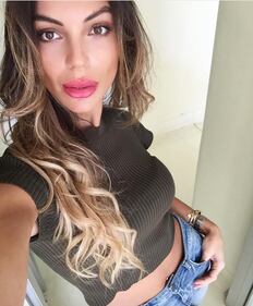 Sarah Nile hot, bikini e paella 21