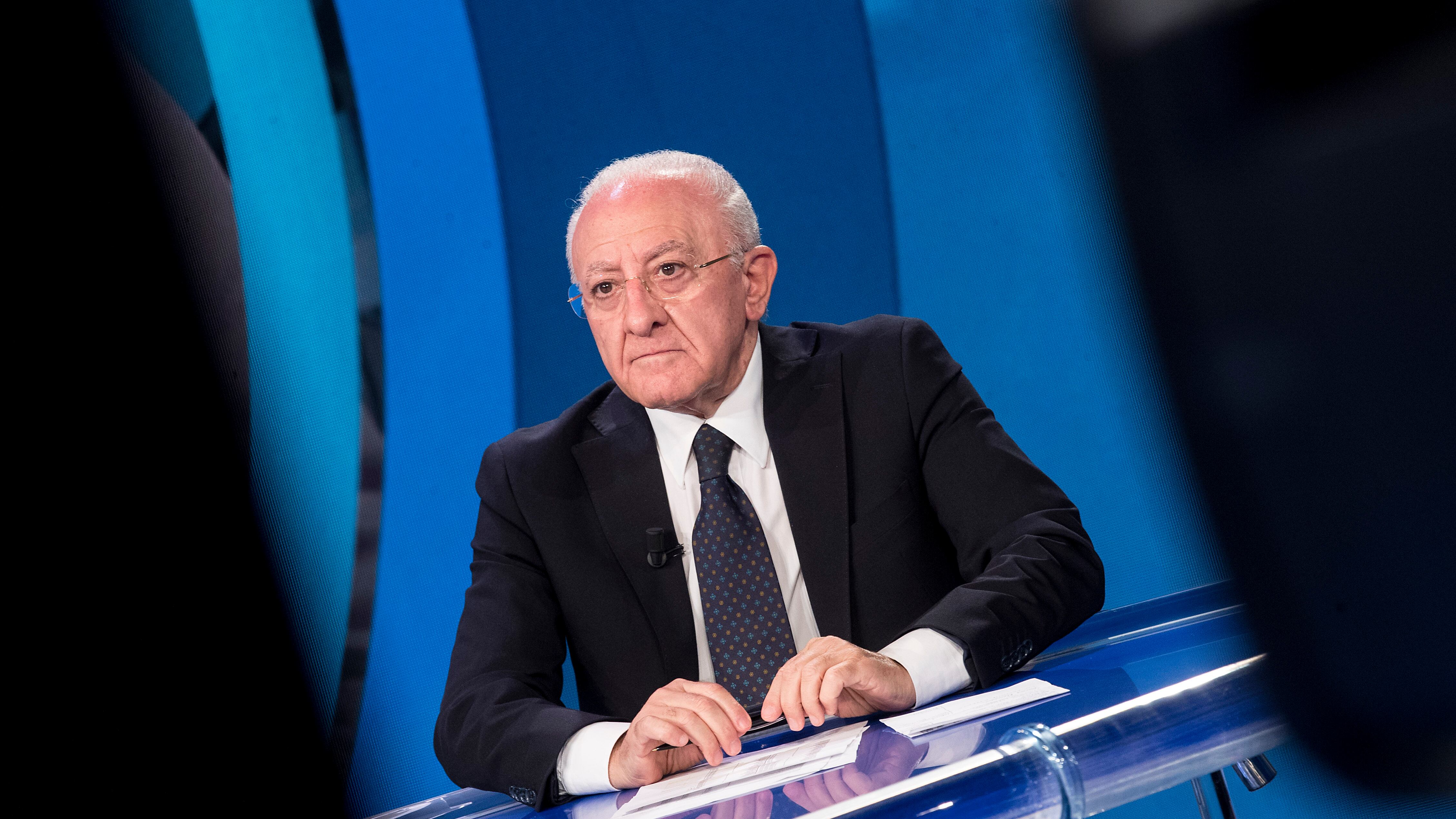Governo contro De Luca sul terzo mandato. Ma la Lega si astiene