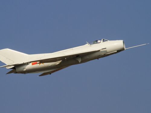 “Ha trasformato jet in droni suicidi”: la strana strategia della Cina