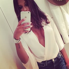 Fanny Neguesha: dopo Balotelli, relax in spiaggia in bikini hot 20