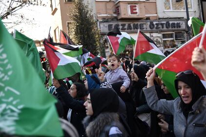 La protesta contro Trump per le strade di Istanbul 8