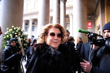 Grande folla al funerale di Moratti 17