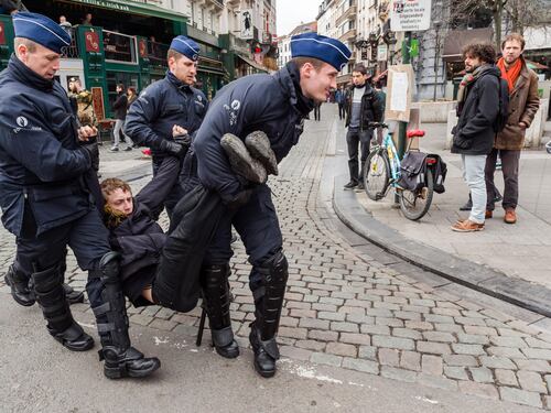 Wilders lancia il "safari dell'islam" ma il sindaco di Molenbeek lo vieta