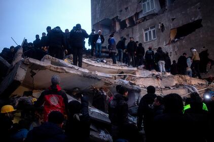 Terremoto al confine tra Turchia e Siria: le immagini del disastro 3