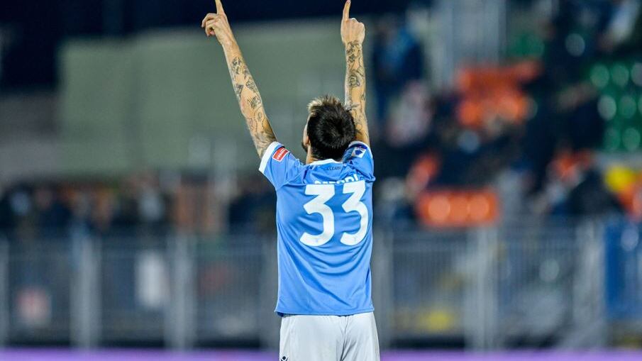 Gli ultras della Lazio rompono con Acerbi: "Uomo senza onore, vattene da Roma"