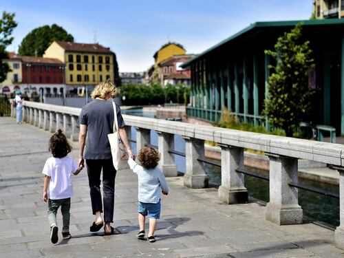 Covid-19, i bambini lo trasmettono o no? Ecco cosa dicono gli studi