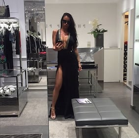 Antonella Mosetti hot, la scollatura arriva all'ombelico 2