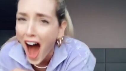 Chiara Ferragni, incidente divertente durante il balletto sexy