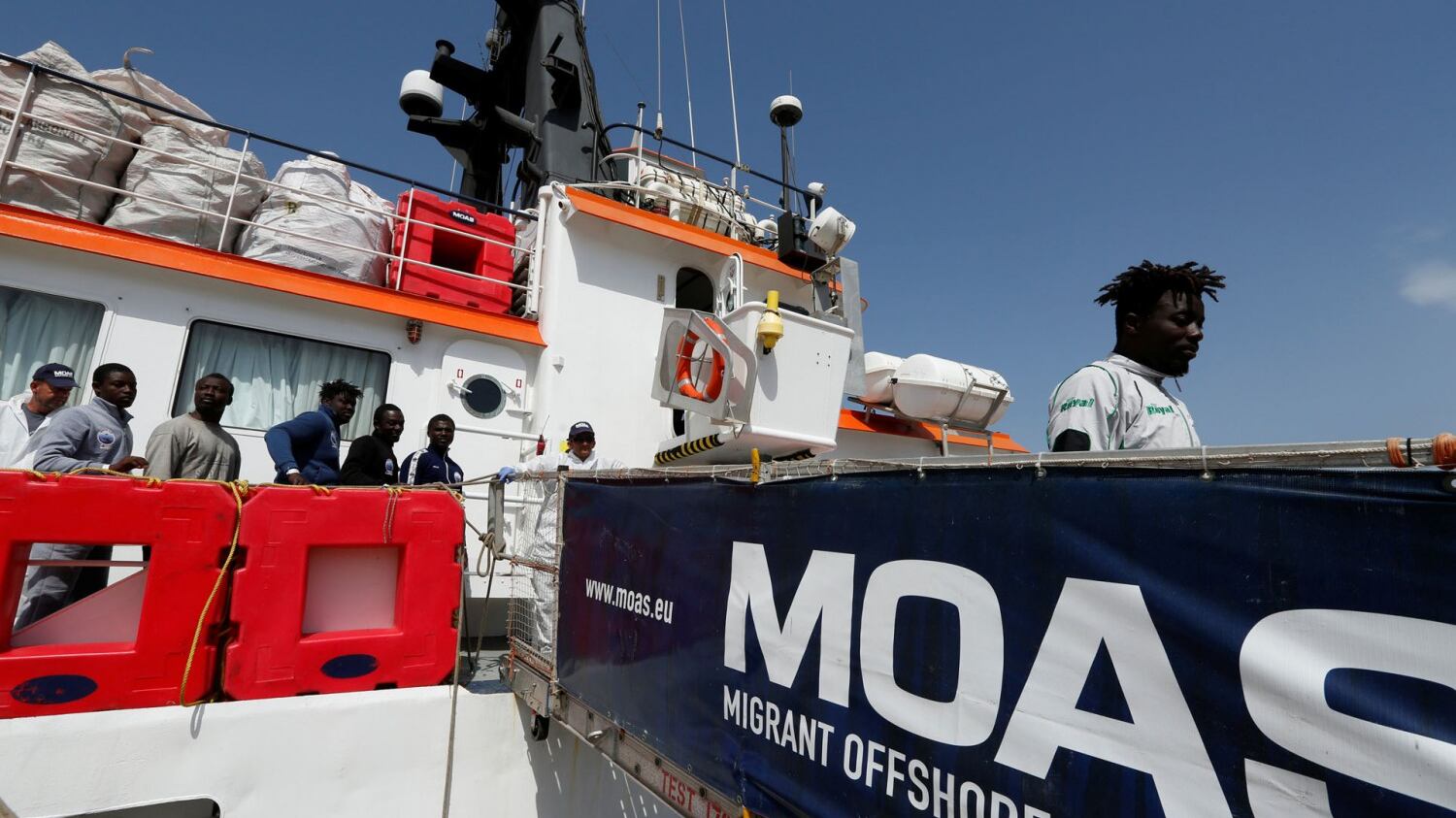 Strada e il business dei soccorsi "Il Moas voleva 400mila euro"