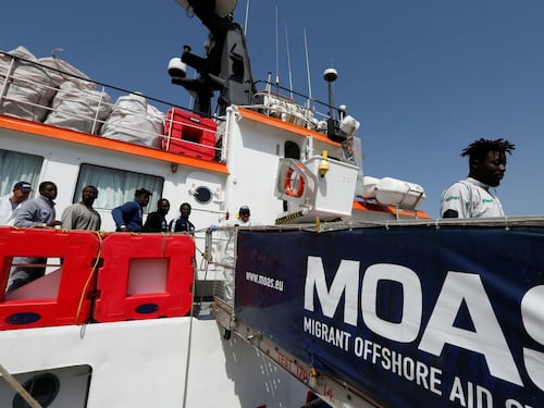 Se ne va un'altra Ong: Moas chiude la missione per i migranti