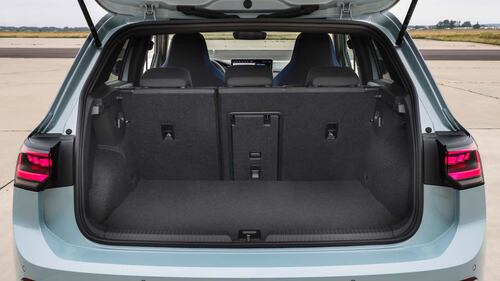 Volkswagen Golf 2024, guarda tutte le foto 13