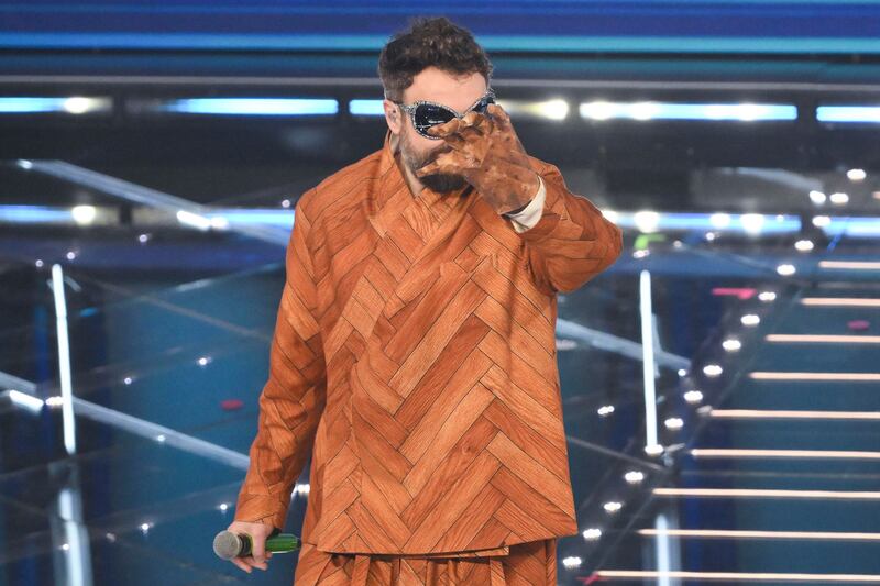 I conduttori, i cantanti,  le luci dell'Ariston: le immagini più belle di Sanremo 3