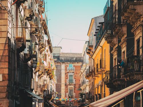Arancini, panelle e interiora: le meraviglie dello street food in Sicilia
