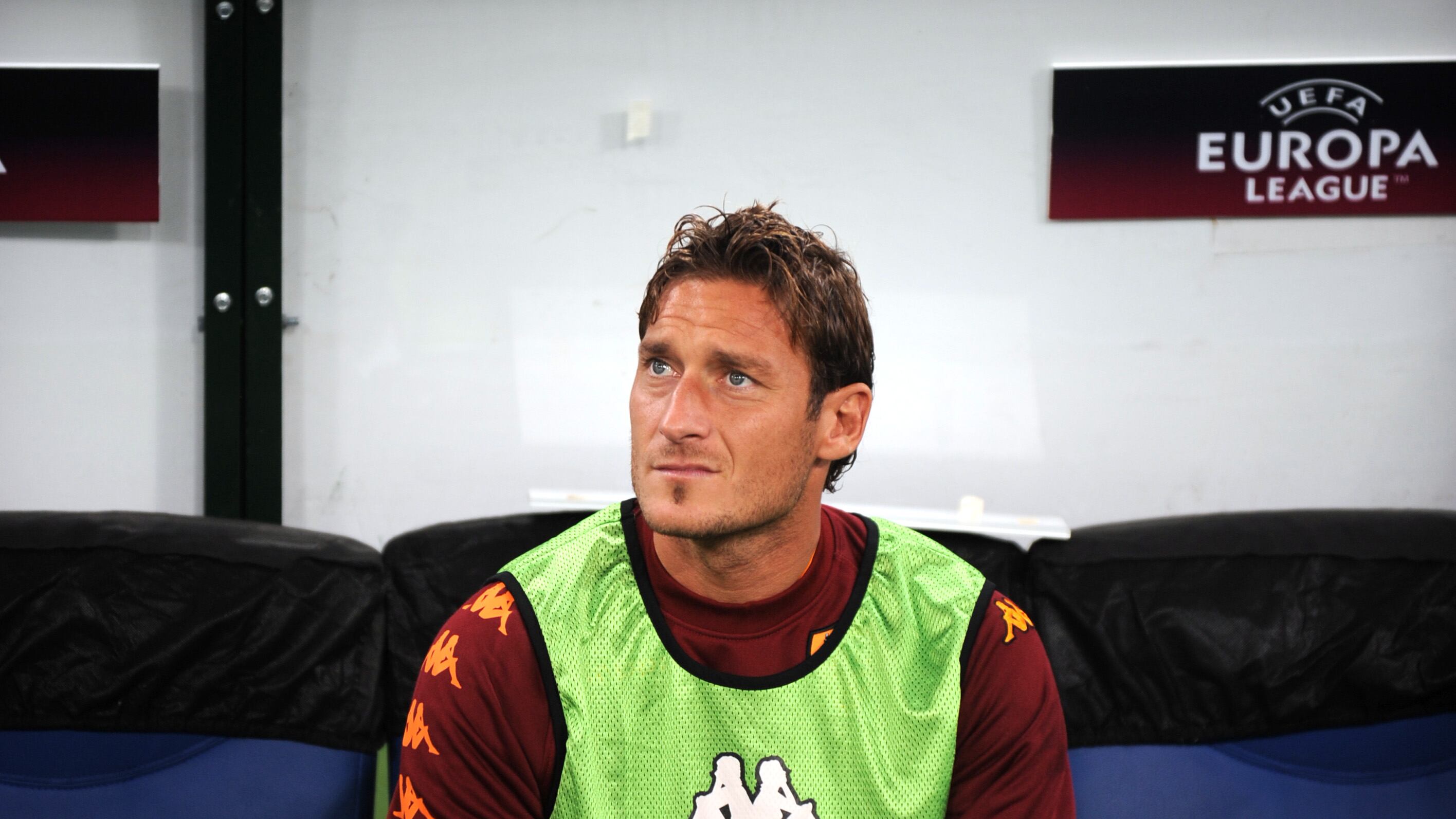 Il ds Monchi «pensiona» Totti: «Contratto finito Adesso lo voglio al mio fianco»