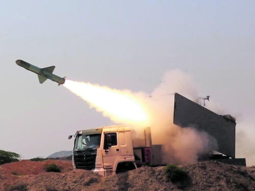Massicci bombardamenti Usa contro Teheran. Trump: “Finiremo l’Iran molto presto”