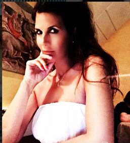 Pamela Prati, scandalo hot al monumento 25