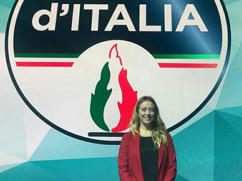 Ora Fdi cambia simbolo. E sparisce il logo di An