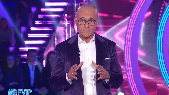 "Una bestemmia durante la diretta". Al Gf Vip si apre un nuovo caso