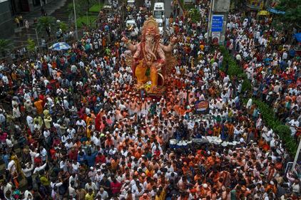 India, le celebrazioni del Ganesh Chaturthi festival 1