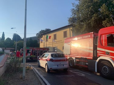 Incendio di Prato, vigili del fuoco e squadre antincendio all'opera 6