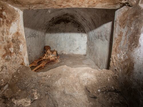 Pompei, resti mummificati nella tomba