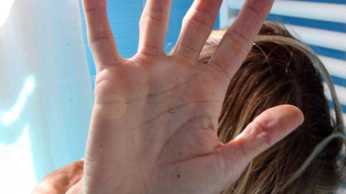 La visita, la molestie e le foto alle parti intime alla paziente: in manette medico nel Varesotto