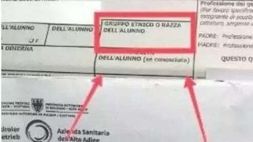 La gaffe dell'Asl di Bolzano: chiede la razza degli alunni. E gli insegnanti insorgono