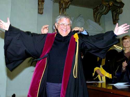 Morto Don Antonio Mazzi. Chi era il fondatore di Exodus e le sue battaglie contro la tossicodipendenza