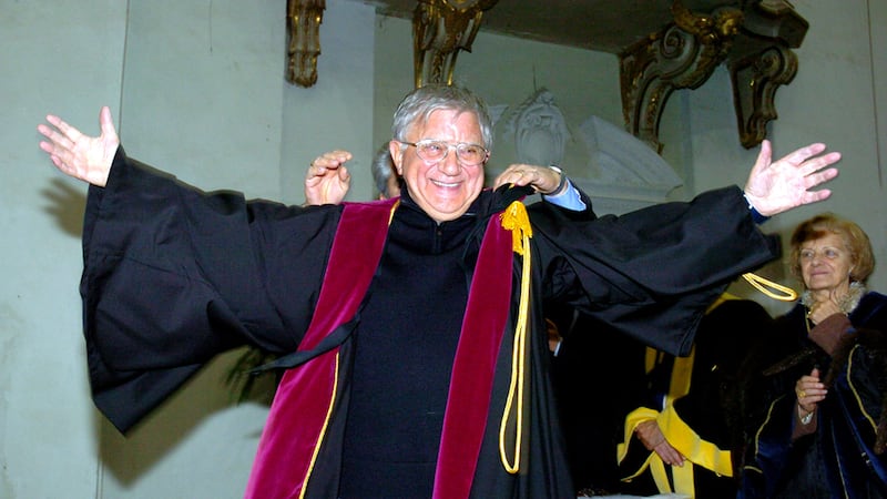 Morto Don Antonio Mazzi. Chi era il fondatore di Exodus e le sue battaglie contro la tossicodipendenza