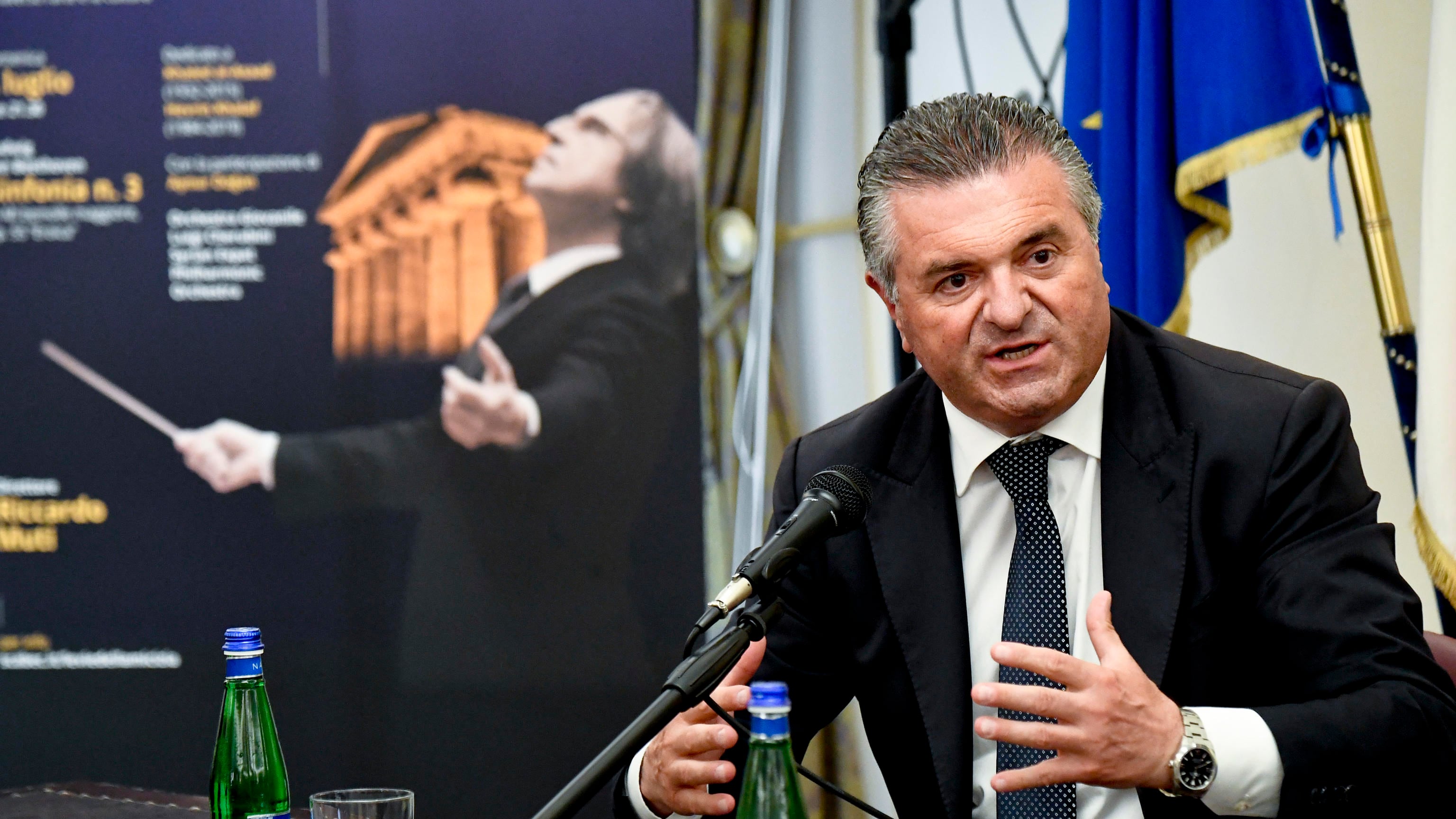 L'uomo di De Luca fa il bis di arresti. "Rapporti coi clan"