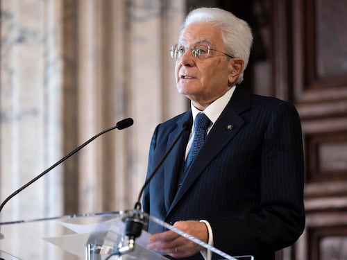 Filo diretto Mattarella-Macron. La mossa del Colle per smussare gli spigoli francesi
