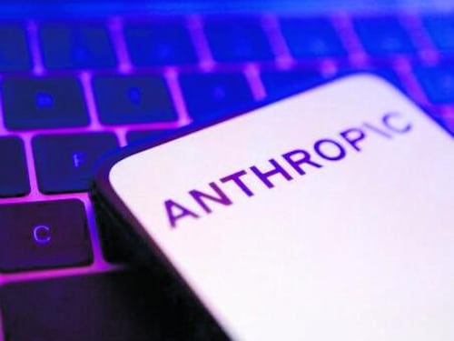 Anthropic, vietato insultare Claude, bisogna essere gentili. Ecco un piccolo galateo per non offendere l’intelligenza artificiale, anche quando sbaglia
