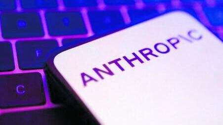 Trump blocca la super intelligenza artificiale. Oscurate le versioni più potenti di Anthropic
