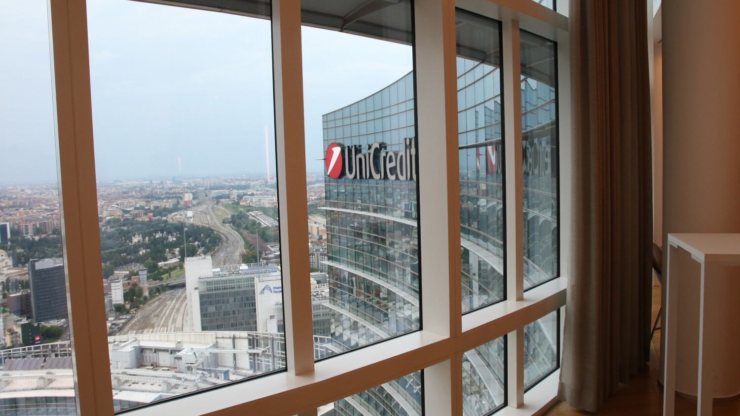 Attacco hacker a Unicredit: violati i dati di 400mila clienti