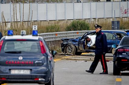 Rapina nel Napoletano, 10 feriti 2