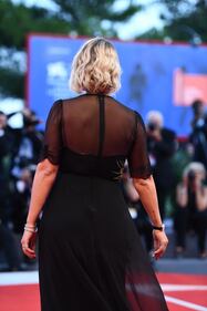 Emma Marrone affascinante a Venezia 22