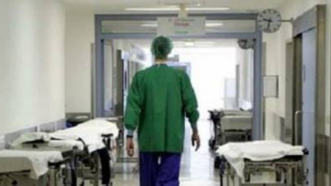 Aborto, il Lazio assume medici non obiettori: "Rischio licenziamento se dovessero rifiutarsi"