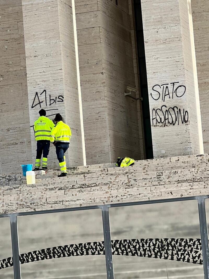 Scritte anarchiche a La Sapienza: "Alfredo Libero" 1