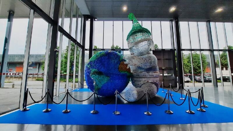 Sculta in plastica Pet-Fiera Milano