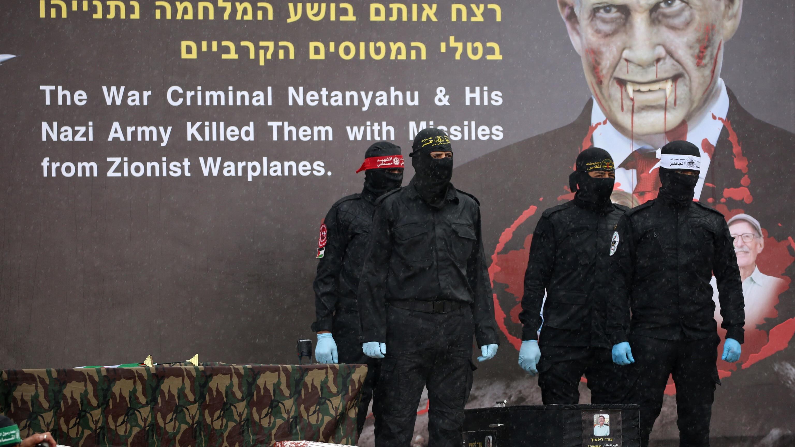 Le bare chiuse a chiave e Netanyahu vampiro. È l'ultimo inno all'odio dei terroristi islamici