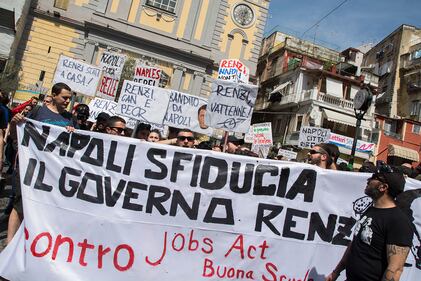 "Napoli sfiducia Renzi" 4