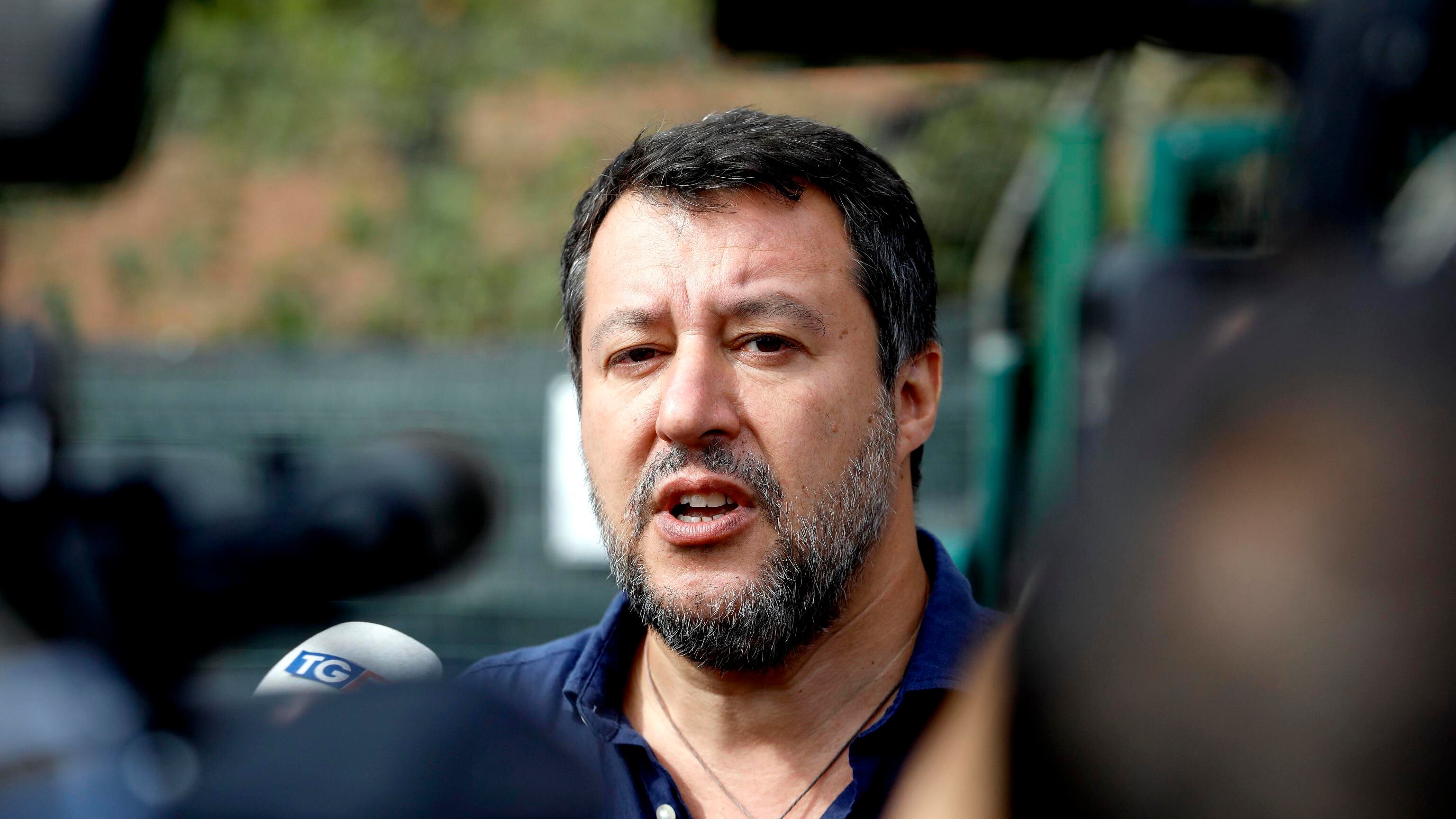 Salvini: "Fontana candidato di coalizione. E gli assessori restano a lavorare in Regione"