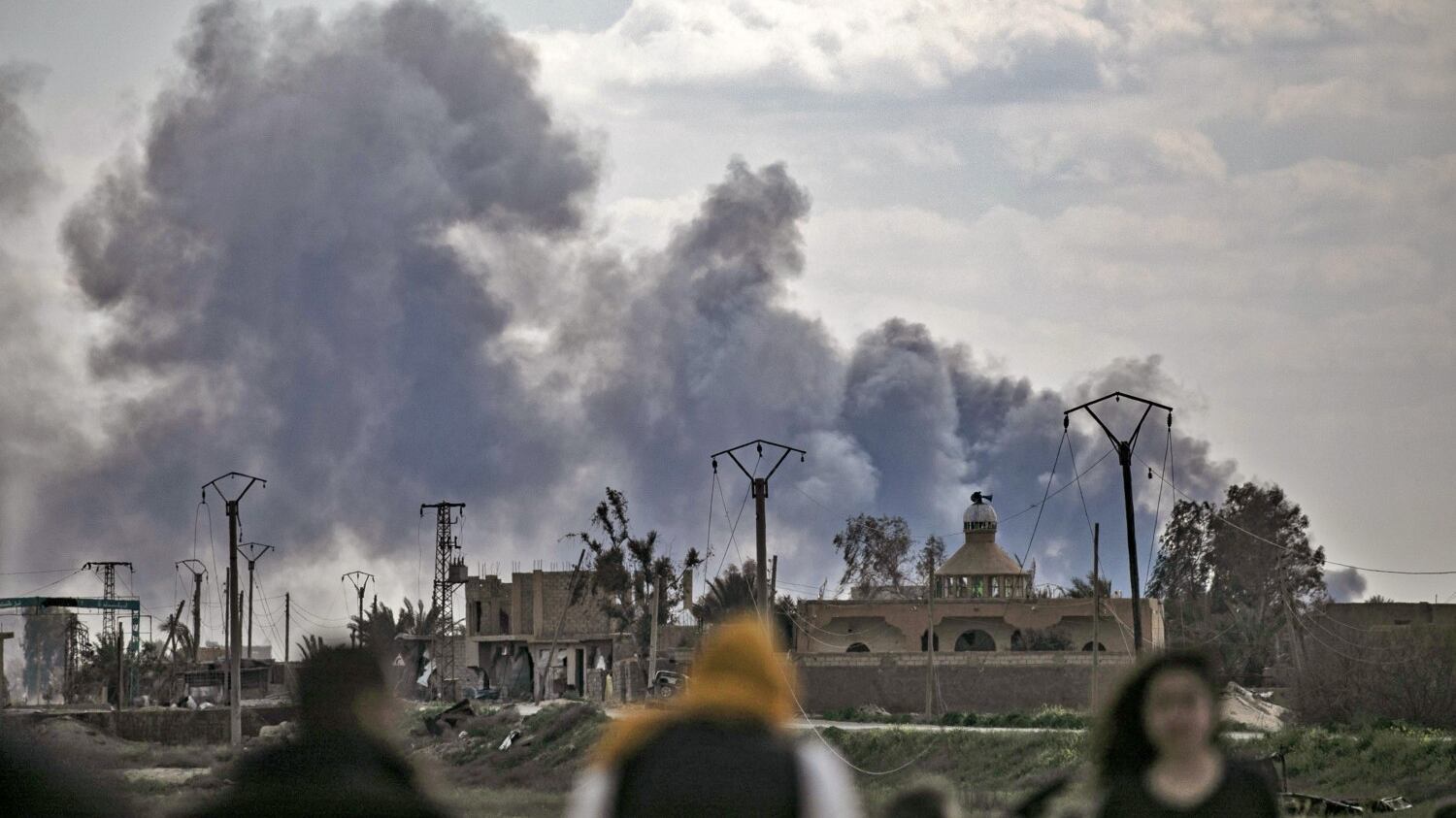 I curdi prendono Baghuz. Cade il bastione dell'Isis dopo la morte di Orsetti