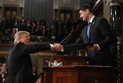 Trump parla davanti al Congresso 12