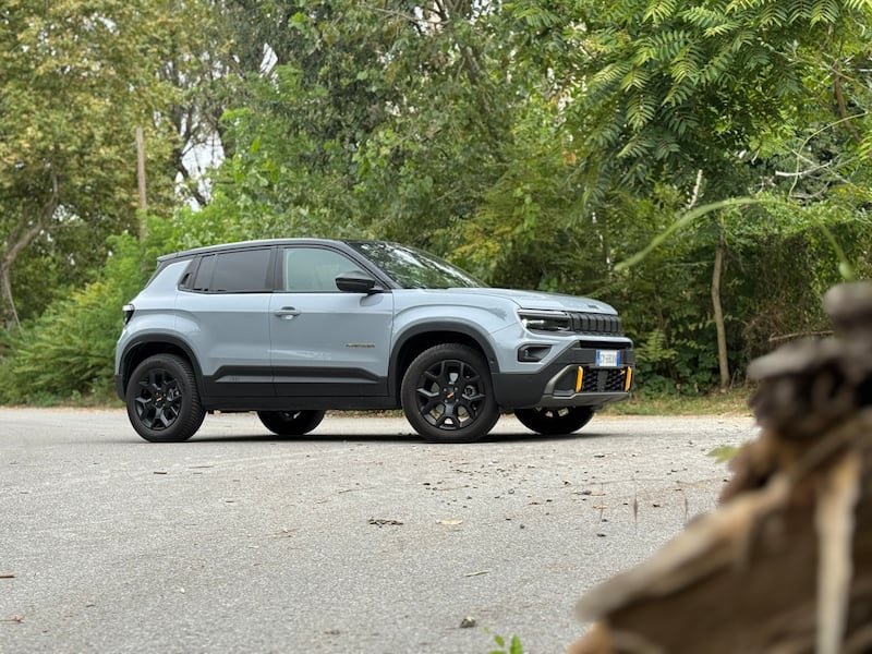 Jeep Avenger 4xe: la gallery del nuovo B-SUV ibrido e integrale 10